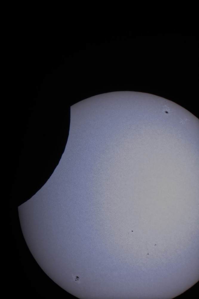PSEOct2022-Diane-Clarke-very-detail-eclipse-with-sunspots