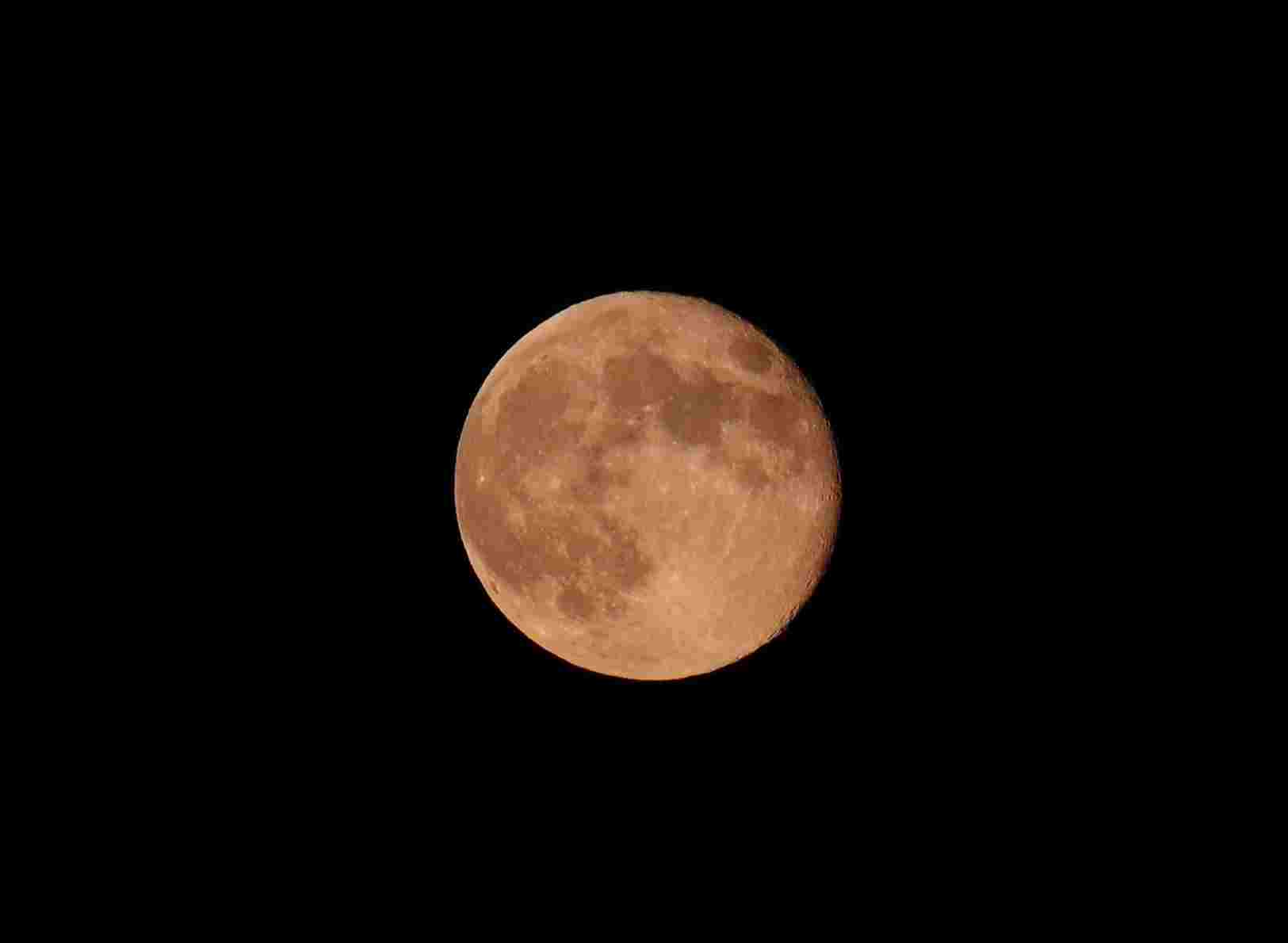JBurchell-Moon-28th-Nov-2023-WhatsApp-Image-2023-11-28-at-18.07.35