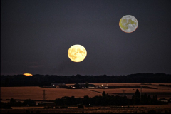 Diane-Clarke-Full-Moon-Rising-11th-Aug-2022